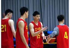 九球体育中国男篮分组爆首发，林书豪弟弟穿CBA球衣，陈盈骏宣泄不满